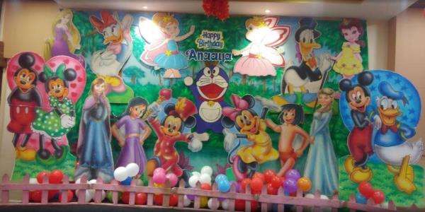 Cartoon Theme Decoration